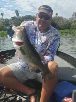 Lee Bailey Jr Florida Bass Fishing Guide with a 6 pounder